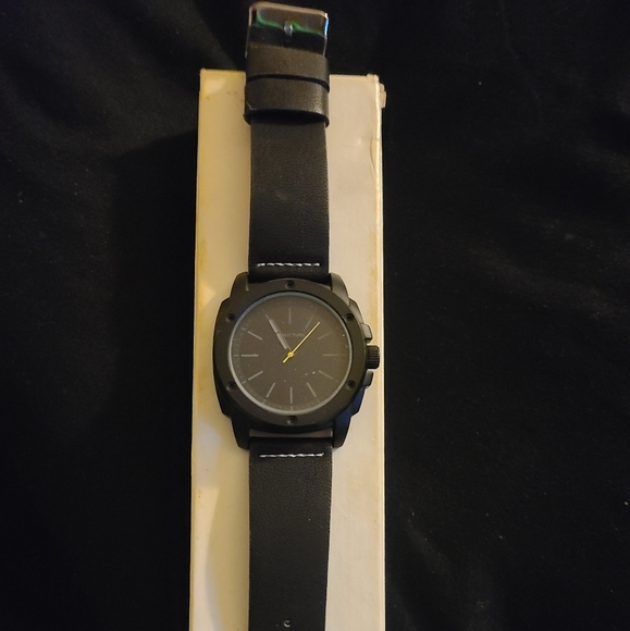 Structure mens watch new no tags leather all black - Picture 2 of 4